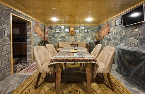 Sheki Apartment | Eldeniz Nuxa House