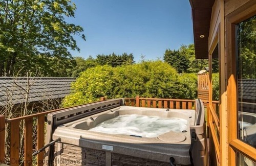 Troutbeck Cottage | ELDER LODGE, pet friendly, with a garden in Windermere