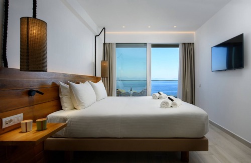 Perama Hotel | Eleals Boutique Hotel