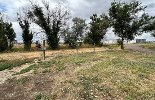 Miles City RV Rental | Electric Only RV Spot, with horse pens available!