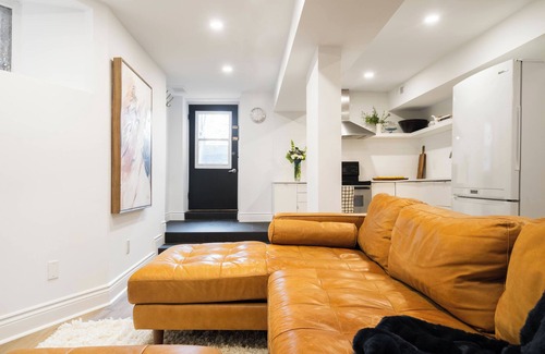Parkdale Apartment | Elegance on Elm Grove