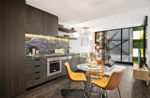 North Melbourne Apartment | Elegant 1-Bed Apartment with Premium Amenities