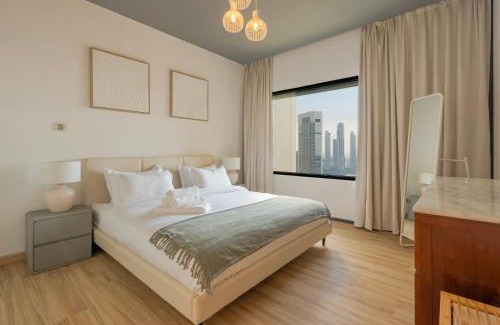 DIFC Apartment | Elegant 1-Bedroom Apartment, Full Burj Khalifa & Downtown Views