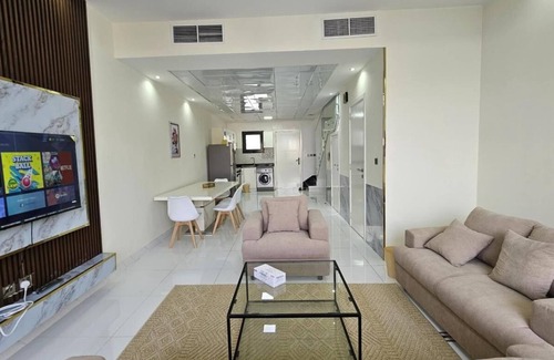 Dubai Villa | Elegant 2-Bed Villa and Hall, G,1
