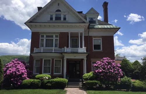 Derrick City House | Elegant 2 Bedroom Suite in Historic Zippo Mansion