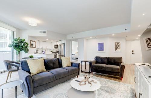 Crystal City Apartment | Elegant 2BR Apartment Minutes From DC