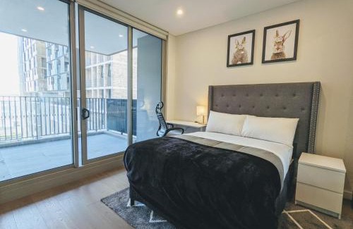 Lidcombe Apartment | Elegant 3-bed 2-bath, balcony, with pool included, NO PARTIES!
