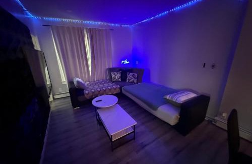 Elizabeth Apartment | Elegant 3 Bedroom Condo near EWR, NJ Transit & NYC - Unit 4