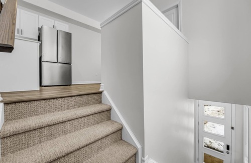 Cambridge House | Elegant 3-Story Townhouse | Ensuite Bath, Office & Free Parking