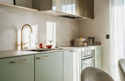 Piasek Połnoc Apartment | Elegant 4-Bedroom Haven with Scenic Views