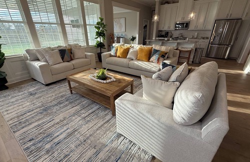 Lake Park House | Elegant 4BR Retreat New build Comfort & Style