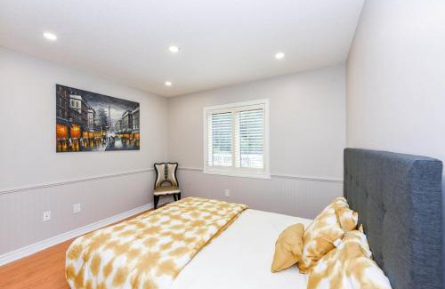 Caledon House | Elegant 6 Bedroom Modern Retreat in Caledon