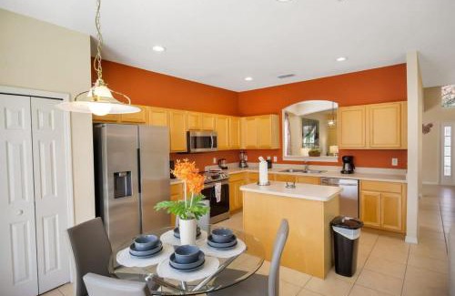 Solana Villa | Elegant 6BR Villa w Pool Game Room by Disney