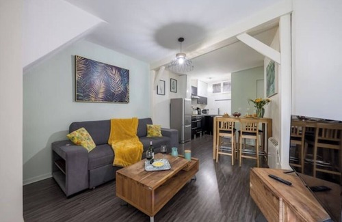 Mont-de-Marsan Apartment | Elegant apartment in the center of town