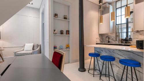 Encarnacao Apartment | Elegant Apartment in Bairro Alto by LovelyStay