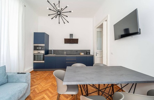 Citta Nuova-Barriera Nuova-San Vito-Citta Vecchia Apartment | Elegant apartment located on the third floor of a building without a lift.In 103 square meters of space, it accommodates 7 people, with three bedrooms and a living area with a kitchenette.Full bathroom and a service bathroom.Free parking on white lines a