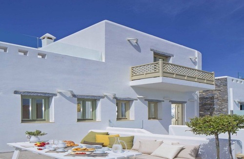 Astypalaia Villa | Elegant Astypalaia Villa | Villa Verde | Hot Tub | 2 Bedrooms | Chora