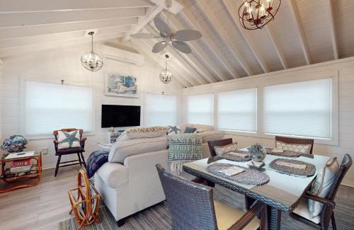 Brewster House | Elegant Coastal Cottage