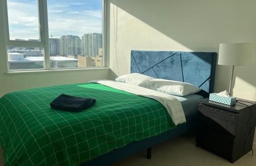 Richmond City Centre Apartment | Elegant &comfortable room1B &1B apartment perfect location