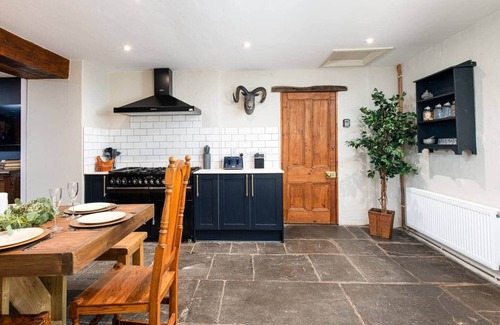 Chelwood House | Elegant Country Estate | Sleeps 18 near Bristol