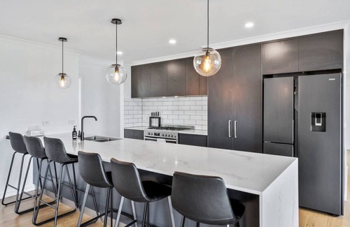 Sorell Apartment | Elegant Creekside Retreat