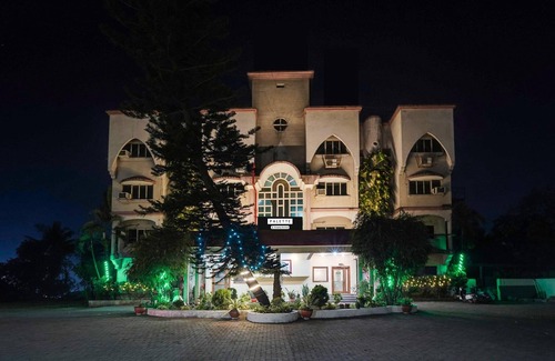 Pardi House | Elegant Escape in Palette Bhimpore Daman