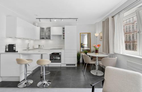 Knightsbridge Apartment | Elegant flat Opposite Harrods,Prime Knightsbridge