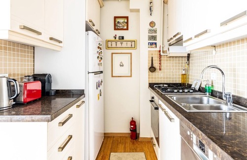 Kabatas Apartment | Elegant Flat w Terrace 15 min to Galata Tower