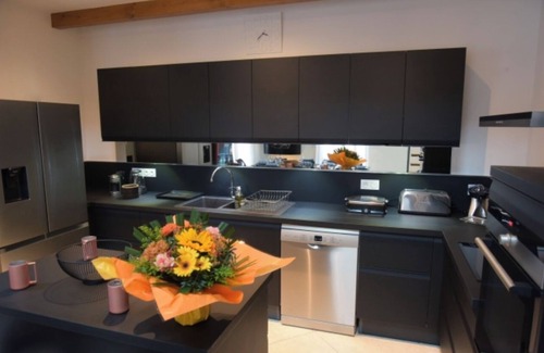 Centre Historique Apartment | Elegant getaway Loft Rossini in Narbonne