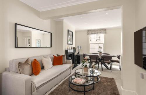 Brompton & Hans Town House | Elegant Knightsbridge Townhouse by Harrods