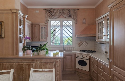 Moniga del Garda Villa | Elegant lake view villa with swimming pool