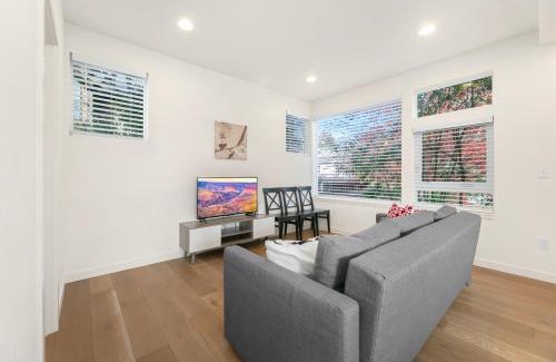 Whittier Heights House | Elegant Luxurious Townhouse in Seattle