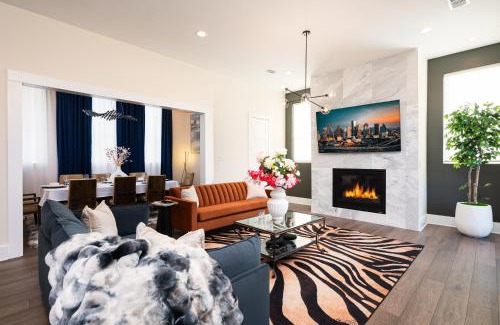 Washington Ave./ Memorial Park House | Elegant Luxury in Heart of Houston w Rooftop & Grill