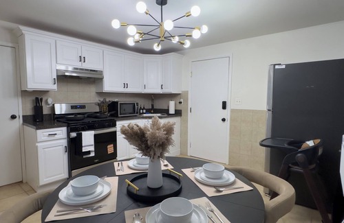 Kearny Apartment | Elegant NYC View Stay! Park Free, 6 beds- Sleep 8+