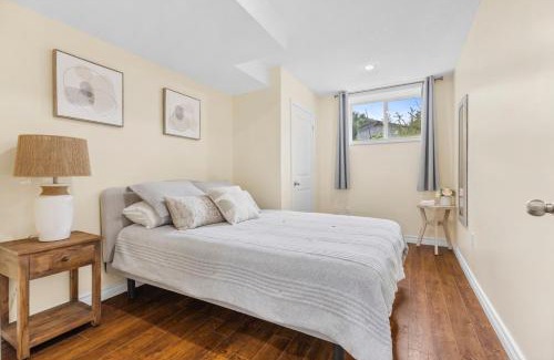 Downtown London Apartment | Elegant & Private Apartment - Short Walk From Downtown