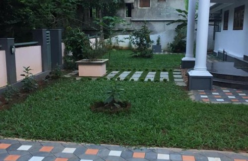 Veliyathunadu House | Elegant River Front Villa