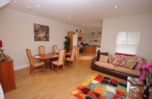 Galway City Centre House | Elegant Town House with parking