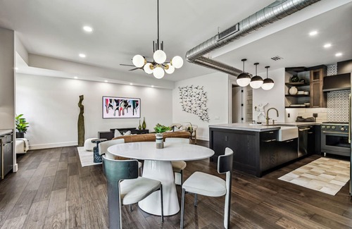 Hyde Park House | Elegant Townhome in the heart of Hyde Park.Close to Riverwalk, Amalie, Downtown.