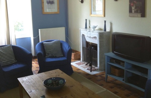 Rille House | Elegant Traditional Merchant's House, With 4br Sleeps 10 Near The Loire Chateaux