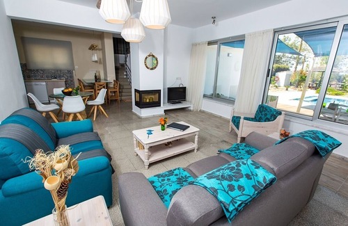 Argaka Villa | Elegant Villa, Private Pool, Sauna, Views to Mediterranean Coast & Countryside (Disabled Friendly)