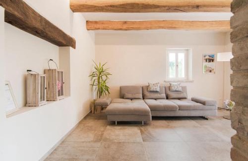 Acqualagna Villa | Elegant Villa with Garden