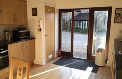 Wotton-under-Edge House | Elegantly furnished former barn in quiet rural spot, South Cotswolds.
