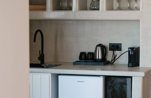 Pyrgos Hotel | Elements Cozy Suites