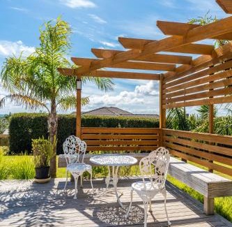 Henderson House | Elevated Family Sized Guest-house with Beautiful Views