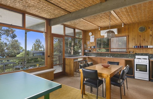 Lorne House | Elevated Views To Aireys Inlet