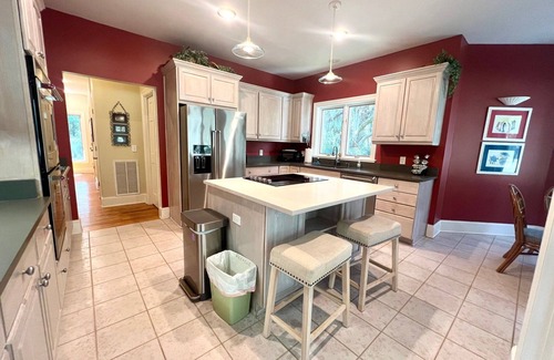 Seabrook Island House | Elevator, fairway golf views, club access, and mile to beach.