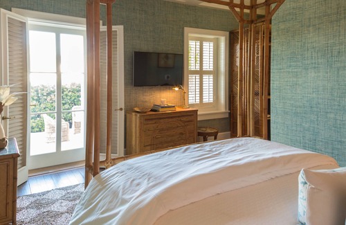 Dunmore Town Cabin | Eleven Bahama House