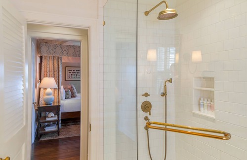 Dunmore Town Cabin | Eleven Bahama House