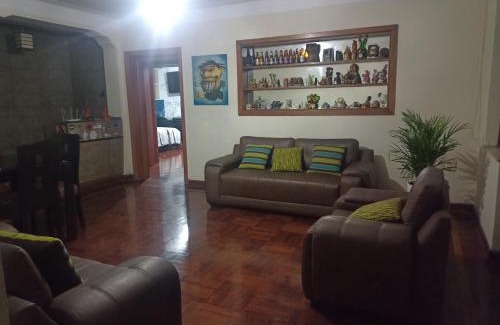Magdalena del Mar House | Eli Travelers House