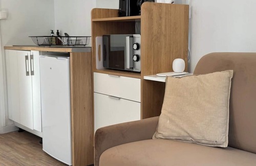 Quartier Vieux Marche-Cathedrale Apartment | Elisa, studio contemporain au coeur de la ville